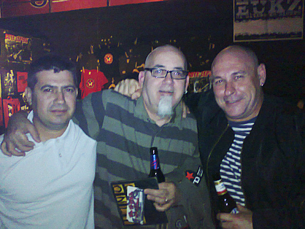 Willy Fuster y El Enano Infiltrado, La Resistencia, resiste... obvio (2011)